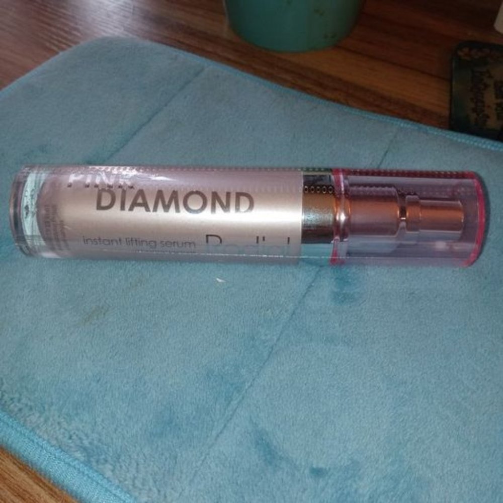 Pink Diamond Instant Lifting Serum